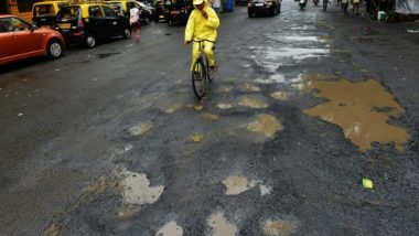 महाराष्ट्रात पावसामुळे झालेले Potholes ठरतायत जीवघेणे